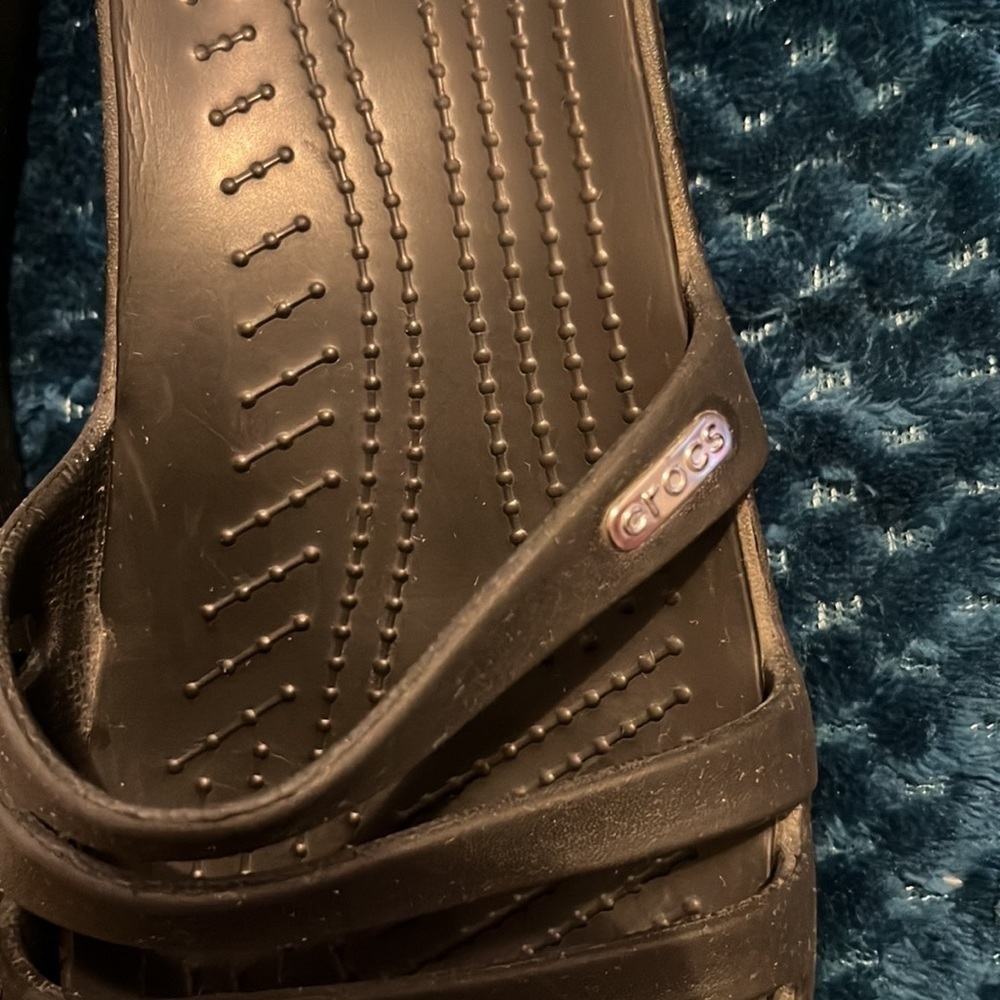 Crocs size 9. Color black! Great condition! - Picture 3 of 6